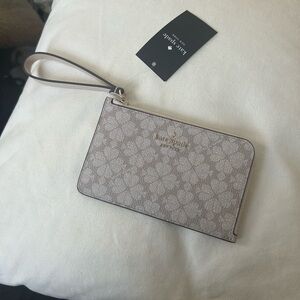 NWT Kate spade wristlet